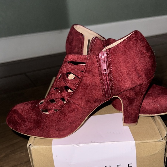 Journee Collection Footwear Heels - Picture 5 of 11